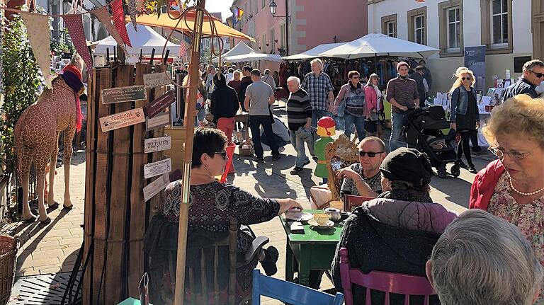 Wetter wie aus dem Bilderbuch beim Herbstmarkt in Volkach