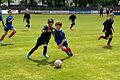 Montessori-Grundschule und Kerschensteiner-Grundschule beim Kampf um den Ball.