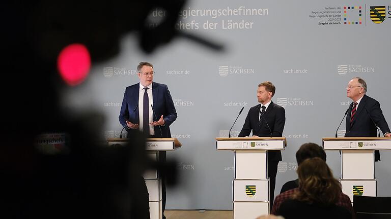 Ministerpräsidentenkonferenz in Leipzig       -  Rheinland-Pfalz-Regierungschef Schweitzer stellt mit anderen Ministerpräsidenten die Reformpläne vor.