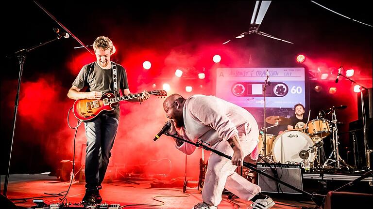 Spielen auf der Kulturellen Meile: Andreas Kümmert und The Ron Lemons. Foto: Dita Vollmond