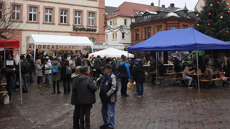 Der Marktplatz war beim Andreasmarkt anders aufgeteilt als bisher.