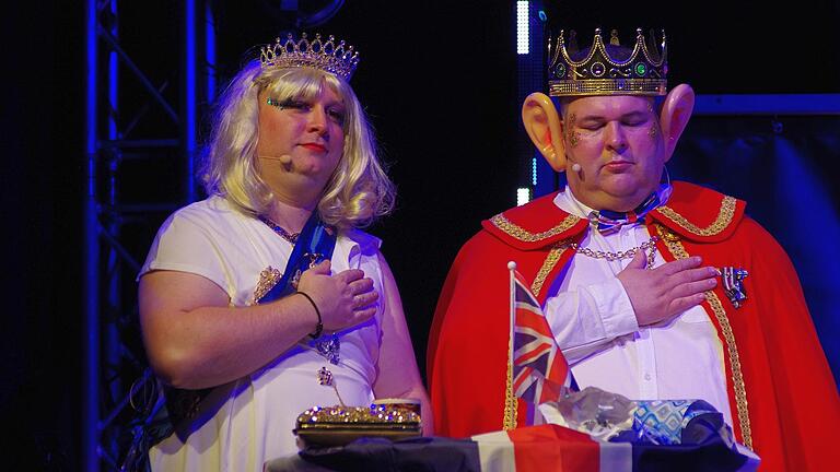 Moritz Kaiser und Steffen Suckfüll alias King Charles und Queen Camilla       -  Moritz Kaiser und Steffen Suckfüll alias King Charles und Queen Camilla