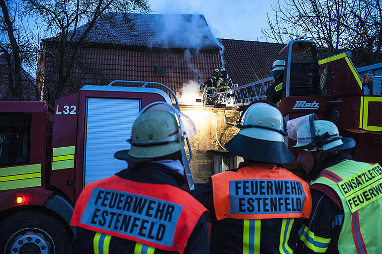 Im Februar brennt es in der Kartause Estenfeld - Auftakt einer Serie von Feuern im Ort.&nbsp;