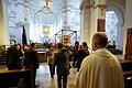 Mitglieder der Irland-Pilgergruppe brachten am Freitag die Reliquien der Frankenapostel in einer Prozession in den Würzburger Dom. Dort wurden sie in den Altar eingesetzt.