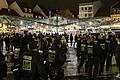 Der 'Spaziergang' von Corona-Demonstranten in Schweinfurt am zweiten Weihnachtsfeiertag wurde von einem Großaufgebot der Polizei begleitet.&nbsp;&nbsp;