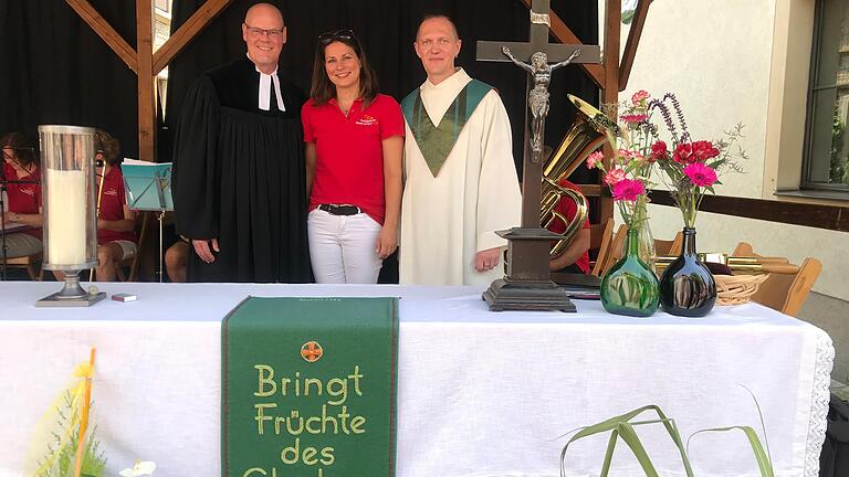 Pfarrer Ulrich Vogel, Chorleiterin Angela Müller und Wortgottesdienstbeauftragter Thomas Kram. Pfarrer Ulrich Vogel, Chorleiterin Angela Müller und Wortgottesdienstbeauftragter Thomas Kram.