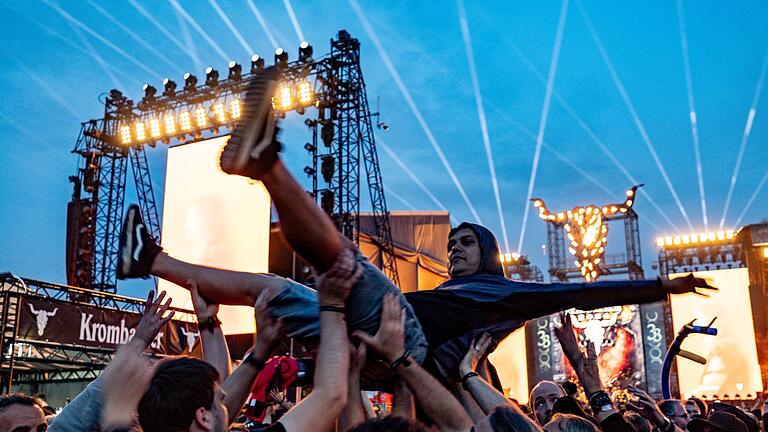Letzter Tag des Wacken Open Air - Bei Sommerwetter hatten die Fans sichtlich Spaß. Letzter Tag des Wacken Open Air - Bei Sommerwetter hatten die Fans sichtlich Spaß.