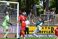 Sein erstes Regionalliga-Tor: Fabio Bozesan (Zweiter von rechts) köpft ein zum 3:1 für den FC 05 Schweinfurt im Spiel gegen den TSV Buchbach (von links Felix Junghan, Simon Kampmann und Benedikt Orth).