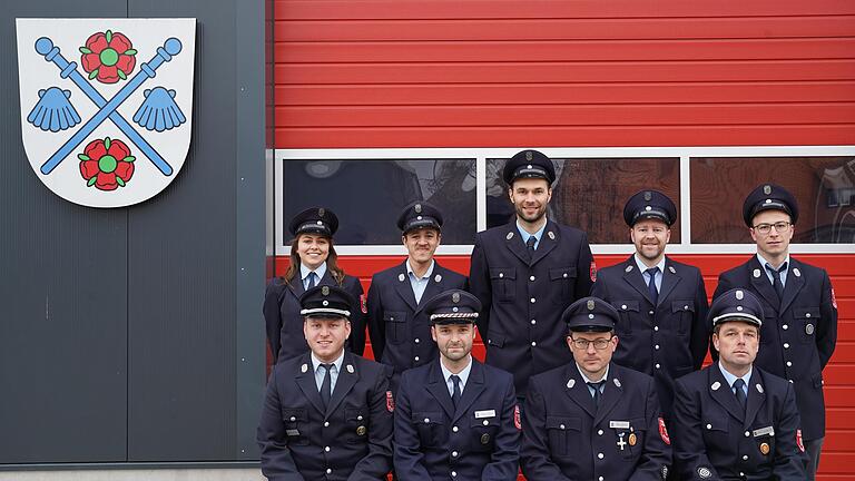 Die Vorstandschaft der Freiwilligen Feuerwehr Effeldorf: (hinten von links) Sophia Zeißner, Domenik Endres, Sebastian Maag, Andreas Apfelbacher, Maximilian Kunkel sowie (vorne von links) Benedikt Endres, Matthias Böhm, Rainer Böhm, Anton Schiffmaier. Es fehlen Alexander Hausladen und Lea Schiffmaier.