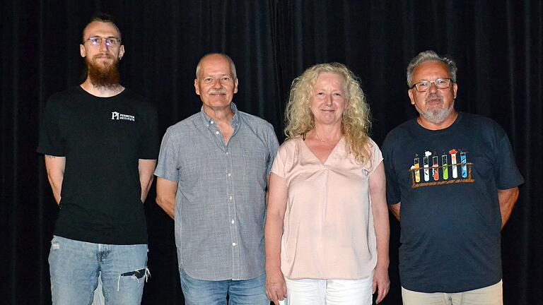 In der Schweinfurter Disharmonie fanden Neuwahlen statt. Die Vorstandschaft (von links): Moritz Dorband (Zweiter Vorsitzender), Gerhard Feigl (Vorsitzender), Renate Stark-Wolkenstein (Schriftführerin)  und Axel Reuss (Kassier).