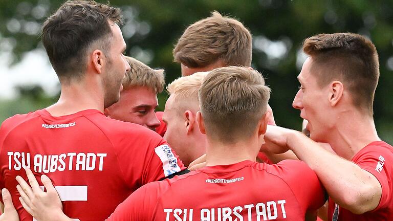 Die Spieler des TSV Aubstadt hoffen auf einen Auswärtssieg ihrer Mannschaft beim FC Bayern München II.