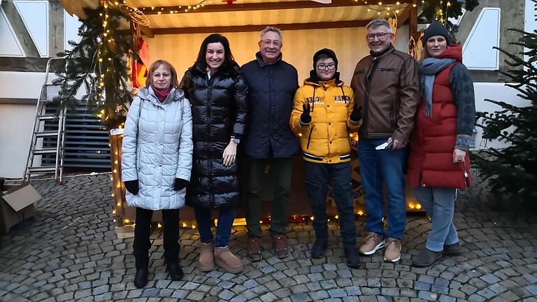 Edeltraud Rahn( RC Haßfurt), Dorothee Bär (MdB), Friedrich Ißle (Präsident RC Haßfurt), Lukas Kümmel, Jörg Kümmel (Vorstand Lebenshilfe Haßberge e. V.), Alexandra Krines-Beßler (Rektorin Paul-Moor-Schule).