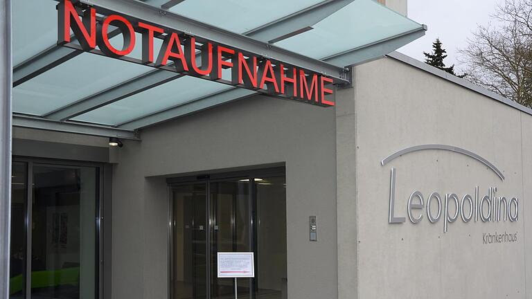 Am Leopoldina-Krankenhaus wurde eine Task-Force eingerichtet, um vorbereitet zu sein, falls der Erreger der neuartigen Krankheit in der Region Schweinfurt ankommt. Aktuell gibt es noch keinen Fall, für die Aufnahme von Patienten mit einschlägigen Grippe-Symptomen gelten jetzt aber schon neue Verhaltensregeln vor der Aufnahme in das Krankenhaus. Am Leopoldina-Krankenhaus wurde eine Task-Force eingerichtet, um vorbereitet zu sein, falls der Erreger der neuartigen Krankheit in der Region Schweinfurt ankommt. Aktuell gibt es noch keinen Fall, für die Aufnahme von Patienten mit einschlägigen Grippe-Symptomen gelten jetzt aber schon neue Verhaltensregeln vor der Aufnahme in das Krankenhaus.