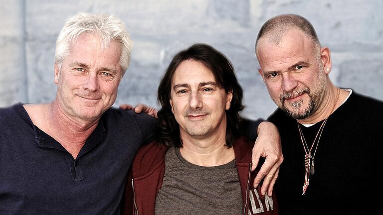 Werner Schmidbauer, Pippo Pollina und Martin Kälberer (v.l.) auf ihrer &bdquo;Süden Ritorniamo!&ldquo;-Tour.