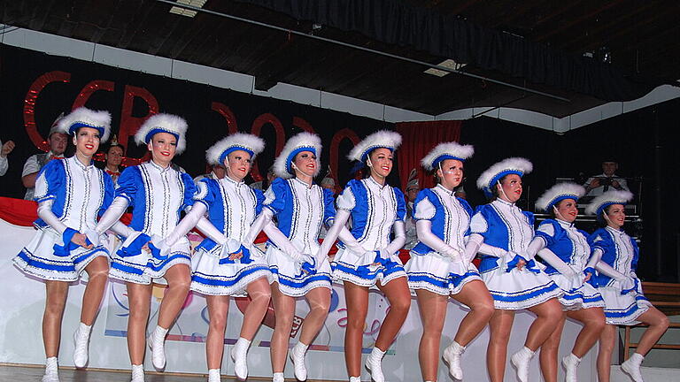 Buntes Treiben bei der Elferratssitzung in der Seewiesenhalle in Bergrothenfels