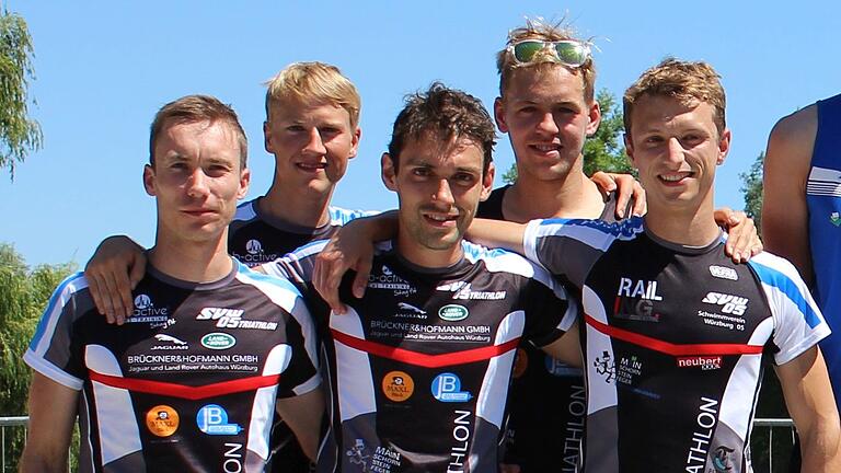 Die Triathleten des SV Würzburg 05: (von links) Markus Klinder, Julian Müller, Sebastian Reinhard, Carl Sommer und Leonhard Lukoschek.