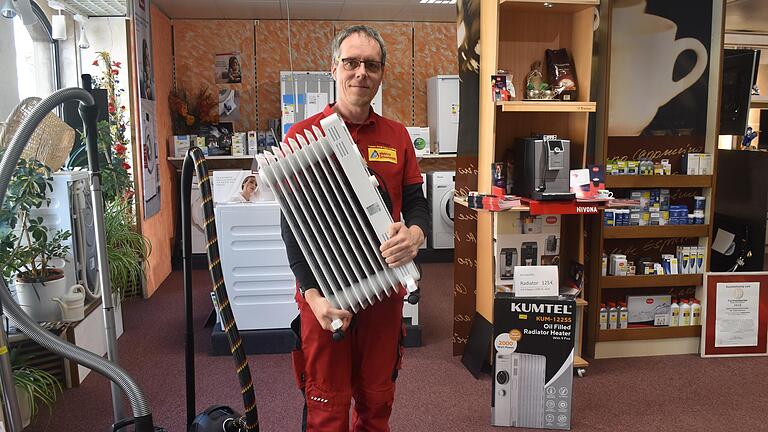 Ölradiatoren wie sie Jürgen Schwanzer aus Mellrichstadt, Inhaber der Firma Elektro-Schwanzer, verkauft, sind aktuell sehr gefragt. Ölradiatoren wie sie Jürgen Schwanzer aus Mellrichstadt, Inhaber der Firma Elektro-Schwanzer, verkauft, sind aktuell sehr gefragt.