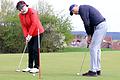 Auf den Golfplätzen der Region herrscht wieder reger Betrieb. Wie hier beim Golf Club Schweinfurt in Löffelsterz gibt es beim Golfen momentan einige Sonderregeln zu beachten. Grundsätzlich ist das Golfen als kontaktfreier Individualsport derzeit wieder erlaubt.