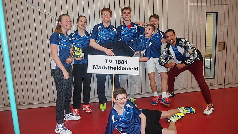 Das Marktheidenfelder Team: (von links) Ilka Oechsner, Lara Suffel, Moritz Unz, Steffen Grün, Joshua Redelbach, Coach Thomas Fuchs, (vorn liegend) Samuel Unz und (getragen) Lukas Heilig.