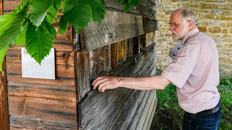 Die alte Imkerei: Auf drei neuen Wanderwege rund um das Kirchenburgmuseum in Mönchsondheim kann man in das Dorfleben von früher eintauchen.