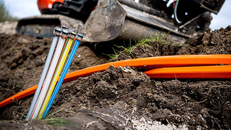 Mehrere Volkacher Ortsteile bekommen nun schnelles Internet per Glasfaser (Symbolfoto). Zum Start der Bauarbeiten in Köhler und Eichfeld gab es allerdings zahlreiche Beschwerden.