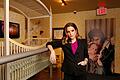 Lisa Marie Presley in Graceland       -  Lisa Marie Presley neben ihrem alten Kinderbett in Graceland.