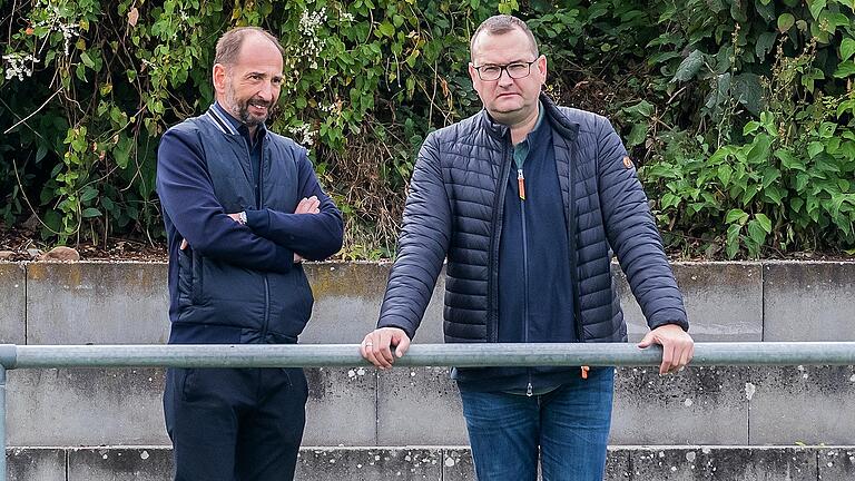 Michael Grieger (rechts) kontrolliert nun als Aufsichtsratsvorsitzender die Arbeit des Kickers-Vorstandsvorsitzenden Christian Jäger (links). Michael Grieger (rechts) kontrolliert nun als Aufsichtsratsvorsitzender die Arbeit des Kickers-Vorstandsvorsitzenden Christian Jäger (links).