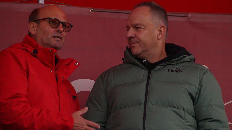 Alexander Zorniger (rechts), Trainer der Fürther Zweitligamannschaf, war am Samstag auch in Aubstadt als Zuschauer zu Gast. Alexander Zorniger (rechts), Trainer der Fürther Zweitligamannschaf, war am Samstag auch in Aubstadt als Zuschauer zu Gast.