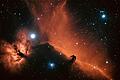 Im Sternbild Orion befinden sich der Flammennebel (links) und der Pferdekopfnebel (rechts), sie sind rund 1500 Lichtjahre entfernt.       -  Im Sternbild Orion befinden sich der Flammennebel (links) und der Pferdekopfnebel (rechts), sie sind rund 1500 Lichtjahre entfernt.