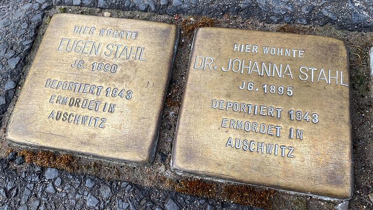 Stolpersteine für Johanna und Eugen Stahl vor dem Wohnhaus in der Konradstraße 9 in Würzburg.