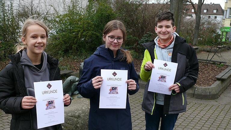 Von links: Leni Nießner, Manishá Bordas, Philipp Sauer. Von links: Leni Nießner, Manishá Bordas, Philipp Sauer.