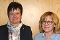 Anita Amend aus Oberschleichach (links) und Lisbeth Stuhlinger aus Ermershausen konnten ihre Urkunden für 25-jährige Mitgliedschaft bei der Lebenshilfe Haßberge persönlich entgegennehmen.