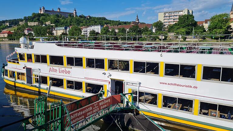 Schifffahrt mit der alten Liebe