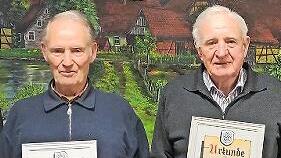 Adolf Schottdorf (links) und Reinhold Heilmann wurden für stolze 65-jährige Mitgliedschaft bei der Freiwilligen Feuerwehr Wittershausen ausgezeichnet.       -  Adolf Schottdorf (links) und Reinhold Heilmann wurden für stolze 65-jährige Mitgliedschaft bei der Freiwilligen Feuerwehr Wittershausen ausgezeichnet.