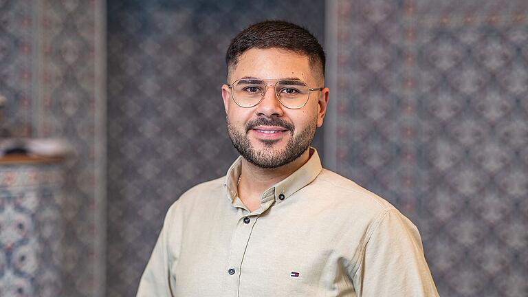 Für Mustafa Acar ist Ramadan eine Zeit, in der er sich intensiver mit seinem Glauben und sich selbst auseinandersetzt. Für Mustafa Acar ist Ramadan eine Zeit, in der er sich intensiver mit seinem Glauben und sich selbst auseinandersetzt.