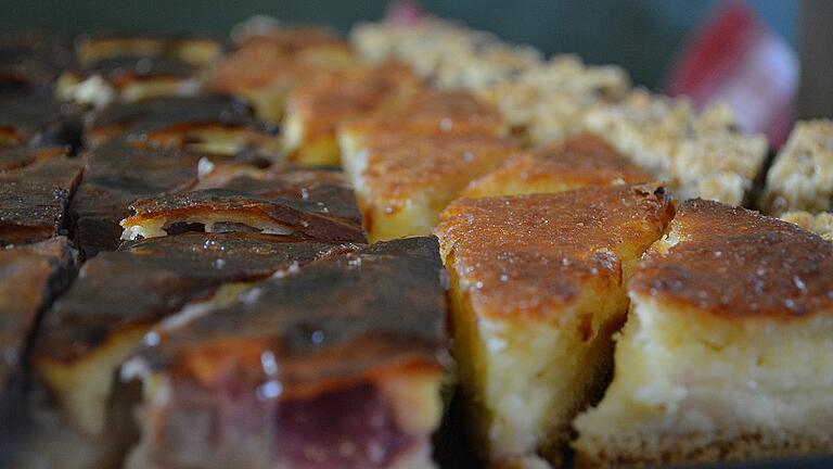 Kuchen aus Kaltennordheim, gebacken und mitgebracht von Bäckermeister Markus Neubauer Kuchen aus Kaltennordheim, gebacken und mitgebracht von Bäckermeister Markus Neubauer