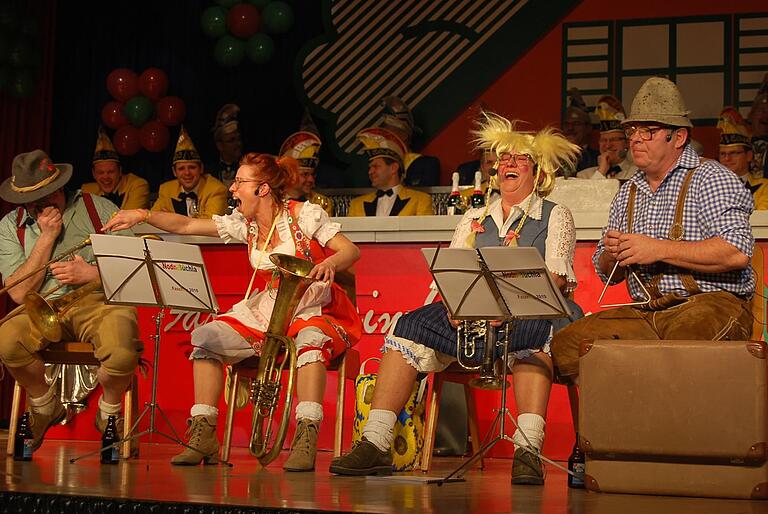 Wie auf dieser Aufnahme aus dem Jahre 2010 wird es auch 2024 wieder Prunksitzungen in Gochsheim geben.