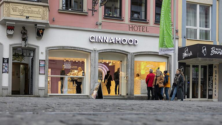 Anfang Juni eröffnete der Zimtschnecken-Laden 'Cinnamood' in der Domstraße in Würzburg. Anfang Juni eröffnete der Zimtschnecken-Laden 'Cinnamood' in der Domstraße in Würzburg.
