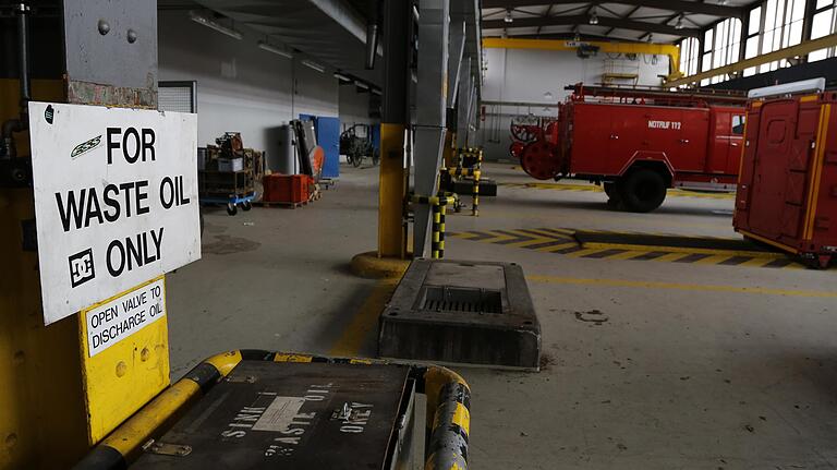 Die Panzerhalle 237 wird im Moment unter anderem von der Feuerwehr als Parkplatz genutzt. Bei der Landesgartenschau 2026 soll sie Blumenhalle sein, später von der FH und dem Fraunhofer Institut genutzt werden. Die Panzerhalle 237 wird im Moment unter anderem von der Feuerwehr als Parkplatz genutzt. Bei der Landesgartenschau 2026 soll sie Blumenhalle sein, später von der FH und dem Fraunhofer Institut genutzt werden.