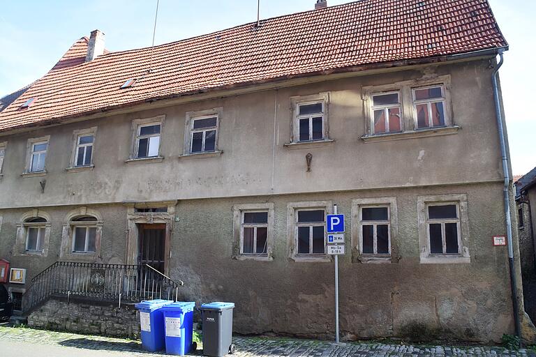 Das Elfleins-Anwesen in der Herrnstraße 35 gehört seit September 2019 der Stadt Mainbernheim. Jetzt soll eine neue Nutzung gefunden werden. Das Elfleins-Anwesen in der Herrnstraße 35 gehört seit September 2019 der Stadt Mainbernheim. Jetzt soll eine neue Nutzung gefunden werden.