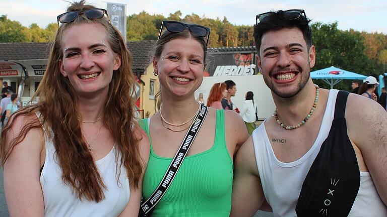 Tessa Siebenhaar, Alina Kraus und Chris Bach. Tessa Siebenhaar, Alina Kraus und Chris Bach.