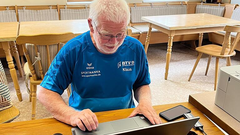 Seit vielen Jahren sorgt IT Beauftragter und Webmaster Klaus Borst dafür, dass alle Urkunden ausgedruckt sind, alle Wertungen eingegeben werden und eine Siegerehrung möglich ist. Seit vielen Jahren sorgt IT Beauftragter und Webmaster Klaus Borst dafür, dass alle Urkunden ausgedruckt sind, alle Wertungen eingegeben werden und eine Siegerehrung möglich ist.