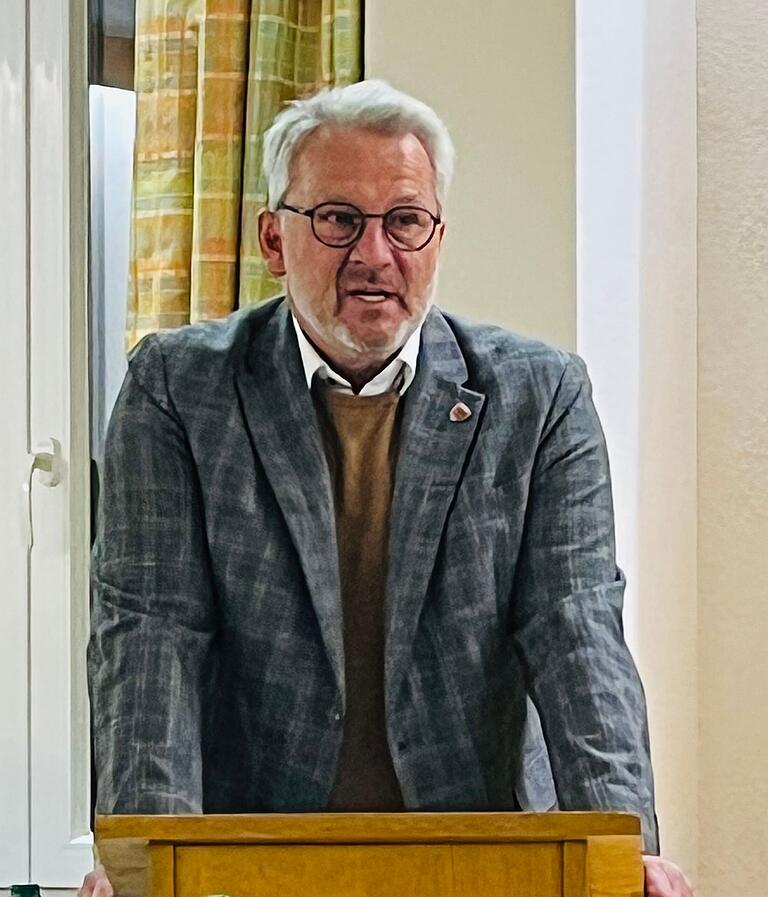 Erste Bürgermeister der Gemeinde Donnersdorf Klaus Schenk sieht sich mit großen Herausforderung auch auf kommunaler Ebene konfrontiert. Erste Bürgermeister der Gemeinde Donnersdorf Klaus Schenk sieht sich mit großen Herausforderung auch auf kommunaler Ebene konfrontiert. 