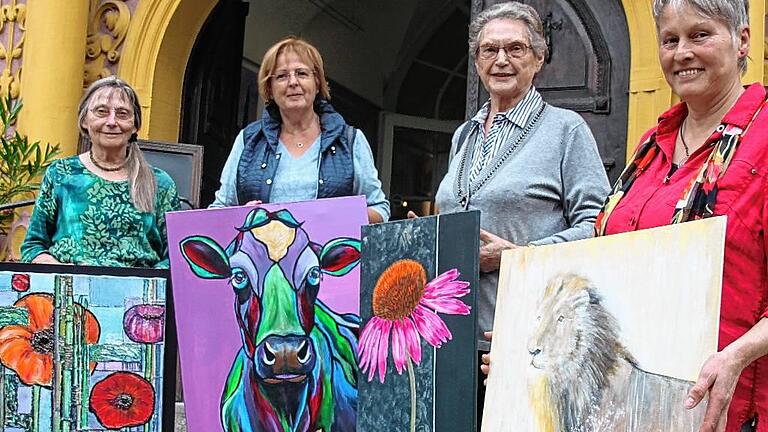 Mit Herzblut dabei: Hannelore Lang, Monika Stasun, Irmgard Mühlich und Gabriele Schaller-Grötsch von den Freitagsmalern.
