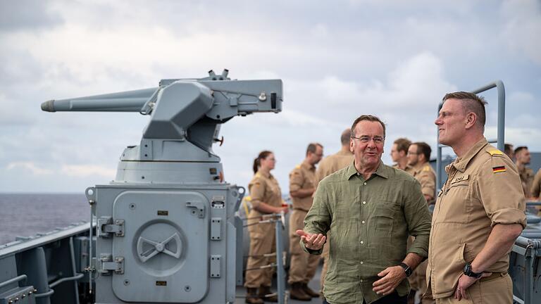 Verteidigungsminister Pistorius besucht Hawaii - Verteidigungsminister Pistorius besucht auf Hawaii die von den USA geführte Militärübung RIMPAC. Am Rande äußerte er sich auch zum Thema Raketenstationierung in Deutschland. Verteidigungsminister Pistorius besucht Hawaii - Verteidigungsminister Pistorius besucht auf Hawaii die von den USA geführte Militärübung RIMPAC. Am Rande äußerte er sich auch zum Thema Raketenstationierung in Deutschland.