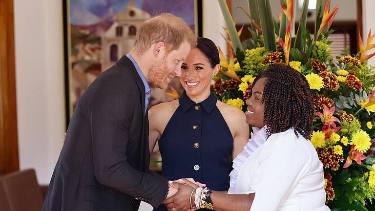Prinz Harry und Meghan zum Thema Cybermobbing in Kolumbien - Prinz Harry und Herzogin Meghan wollen in Kolumbien an Veranstaltungen zum Thema Cybermobbing teilnehmen. Prinz Harry und Meghan zum Thema Cybermobbing in Kolumbien - Prinz Harry und Herzogin Meghan wollen in Kolumbien an Veranstaltungen zum Thema Cybermobbing teilnehmen.