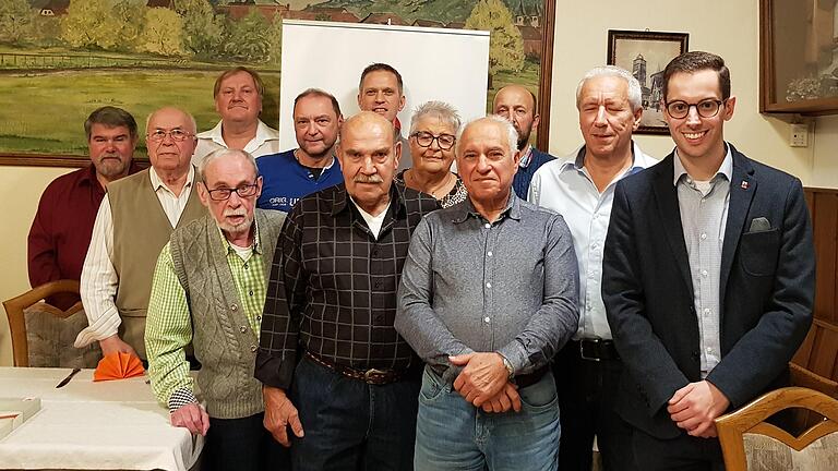 Zehn langjährige Mitglieder ehrte die IG BCE in Lohr. Zehn langjährige Mitglieder ehrte die IG BCE in Lohr.