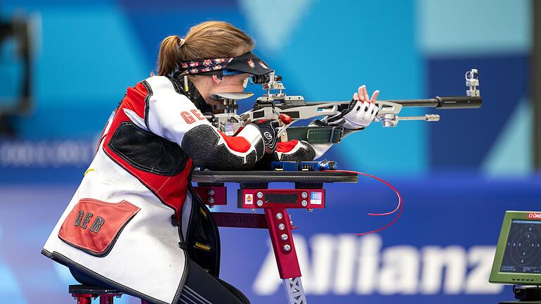 Paralympics Paris 2024 - Sportschießen       -  Zweites Gold für Schützin Natascha Hiltrop mit dem Kleinkalibergewehr.