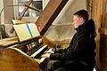 Nachwuchsorganist Felix Lösch aus Zeilitzheim erhielt großen Beifall für die Begleitung gemeinsamer Lieder auf der Orgel.