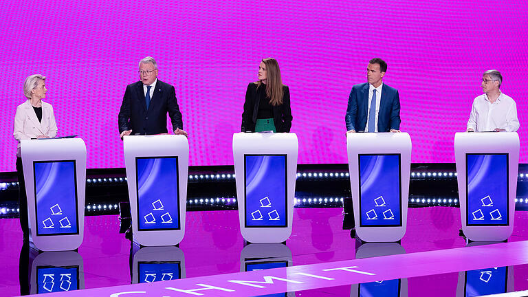 Spitzenkandidaten-Debatte vor Europawahl in Brüssel.jpeg       -  Die Spitzenkandidaten für die Wahlen zum Europäischen Parlament: die Präsidentin der Europäischen Kommission, Ursula von der Leyen, für die Europäische Volkspartei, Nicolas Schmit für die Sozialdemokratische Partei Europas, Terry Reintke für die Europäischen Grünen, Sandro Gozi für Renew Europe Now, und Walter Baier für die Europäische Linke.